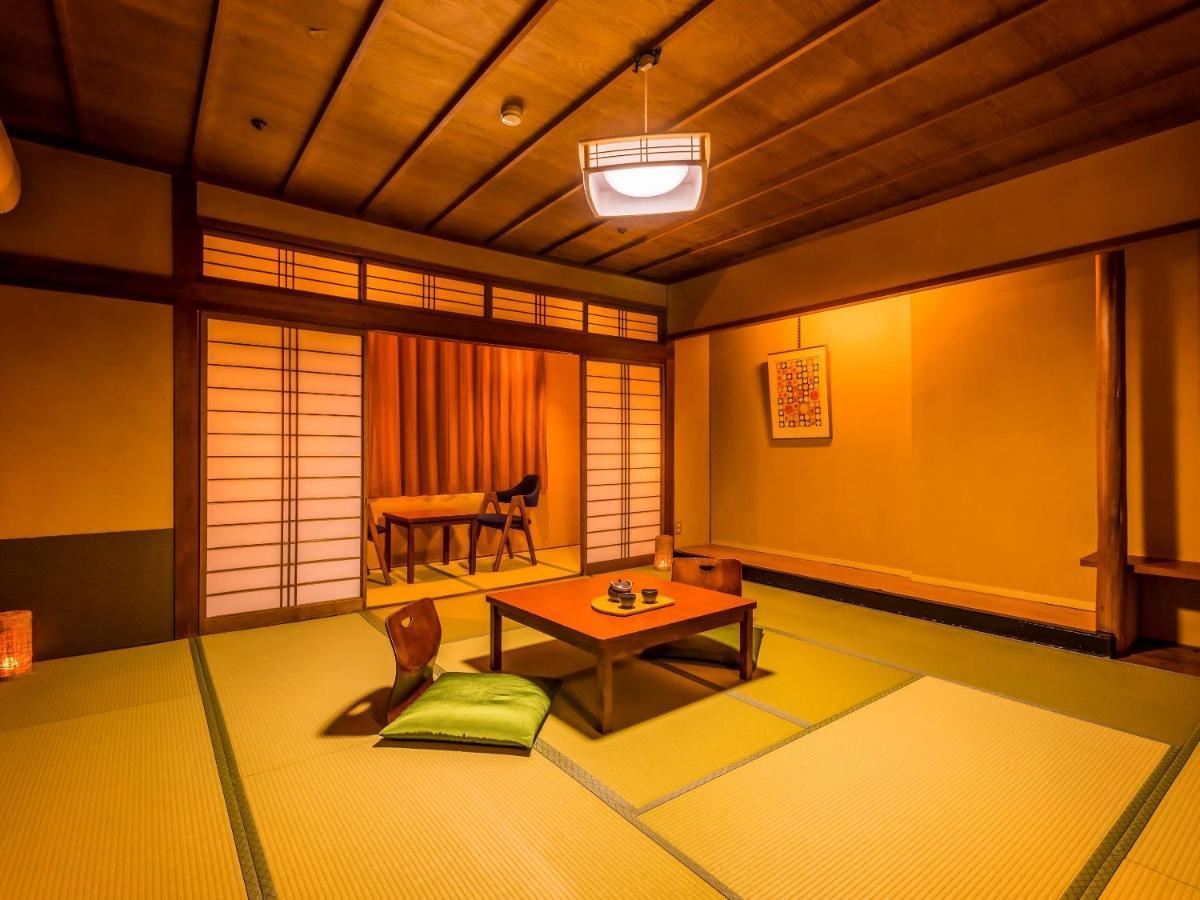 Готель Ooedo Onsen Monogatari Yamashiro Saichoraku Каґа Екстер'єр фото