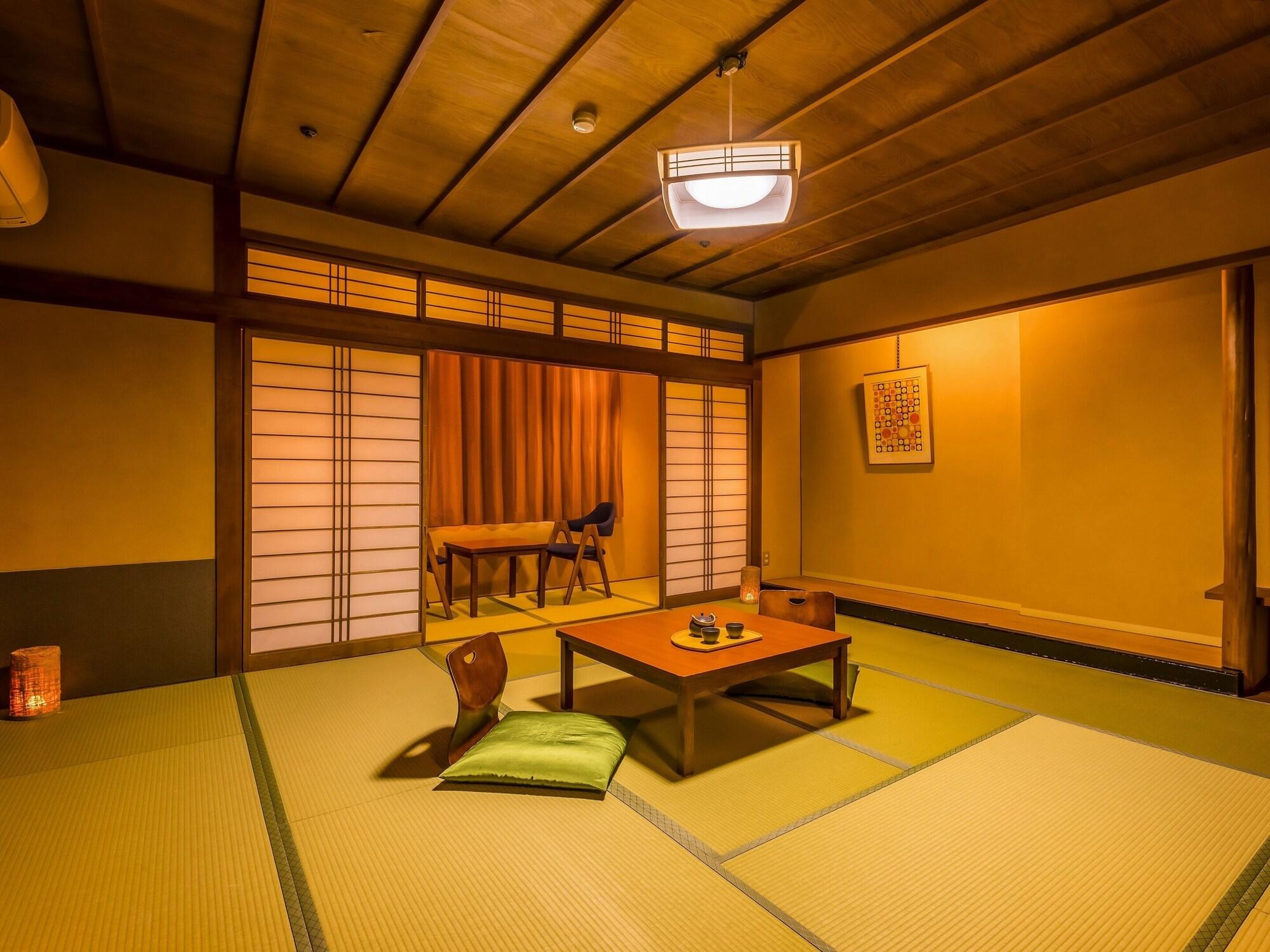 Готель Ooedo Onsen Monogatari Yamashiro Saichoraku Каґа Екстер'єр фото