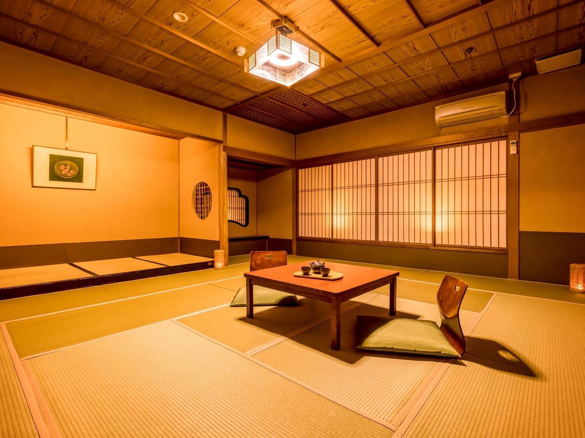 Готель Ooedo Onsen Monogatari Yamashiro Saichoraku Каґа Екстер'єр фото