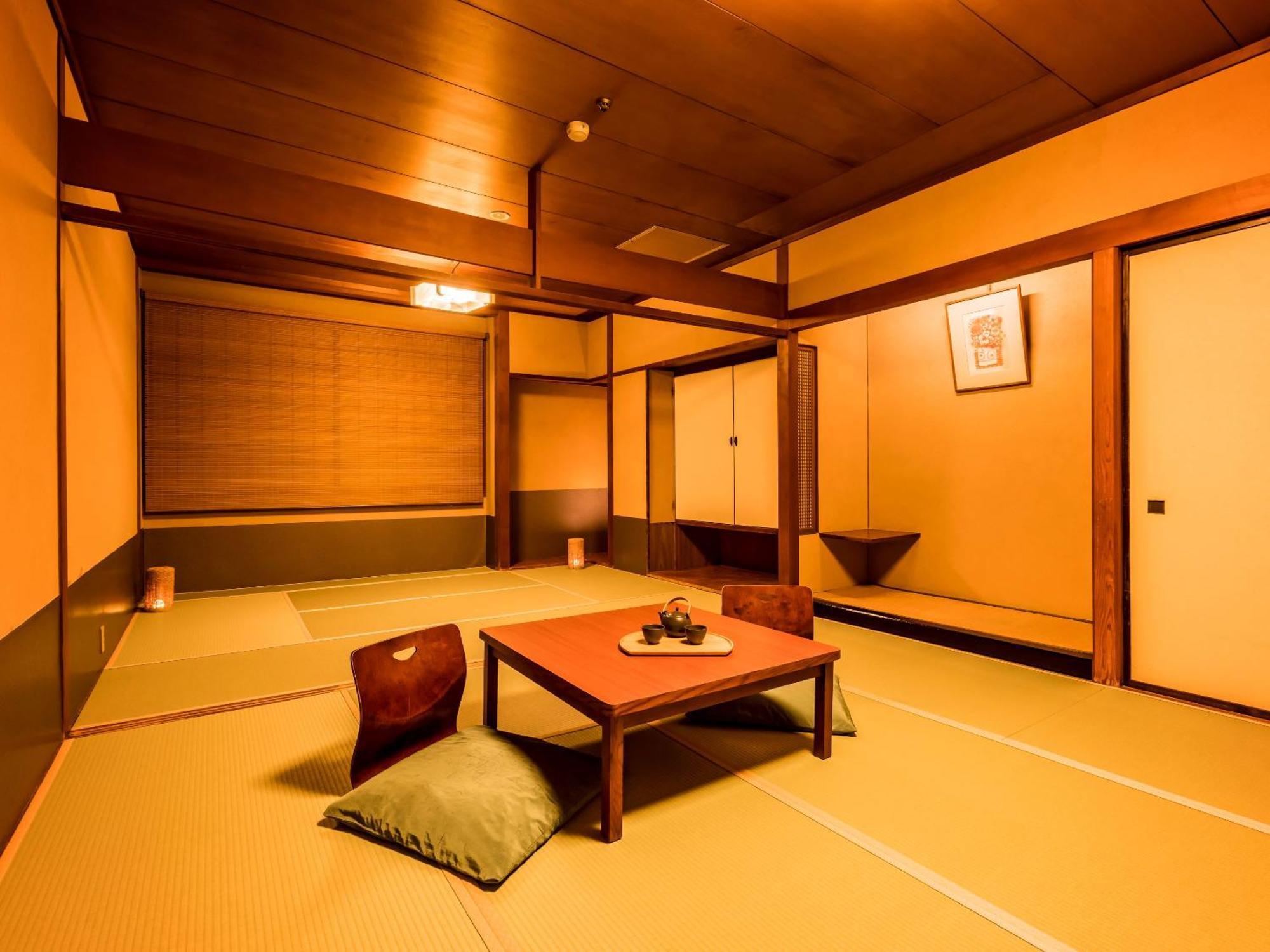Готель Ooedo Onsen Monogatari Yamashiro Saichoraku Каґа Номер фото