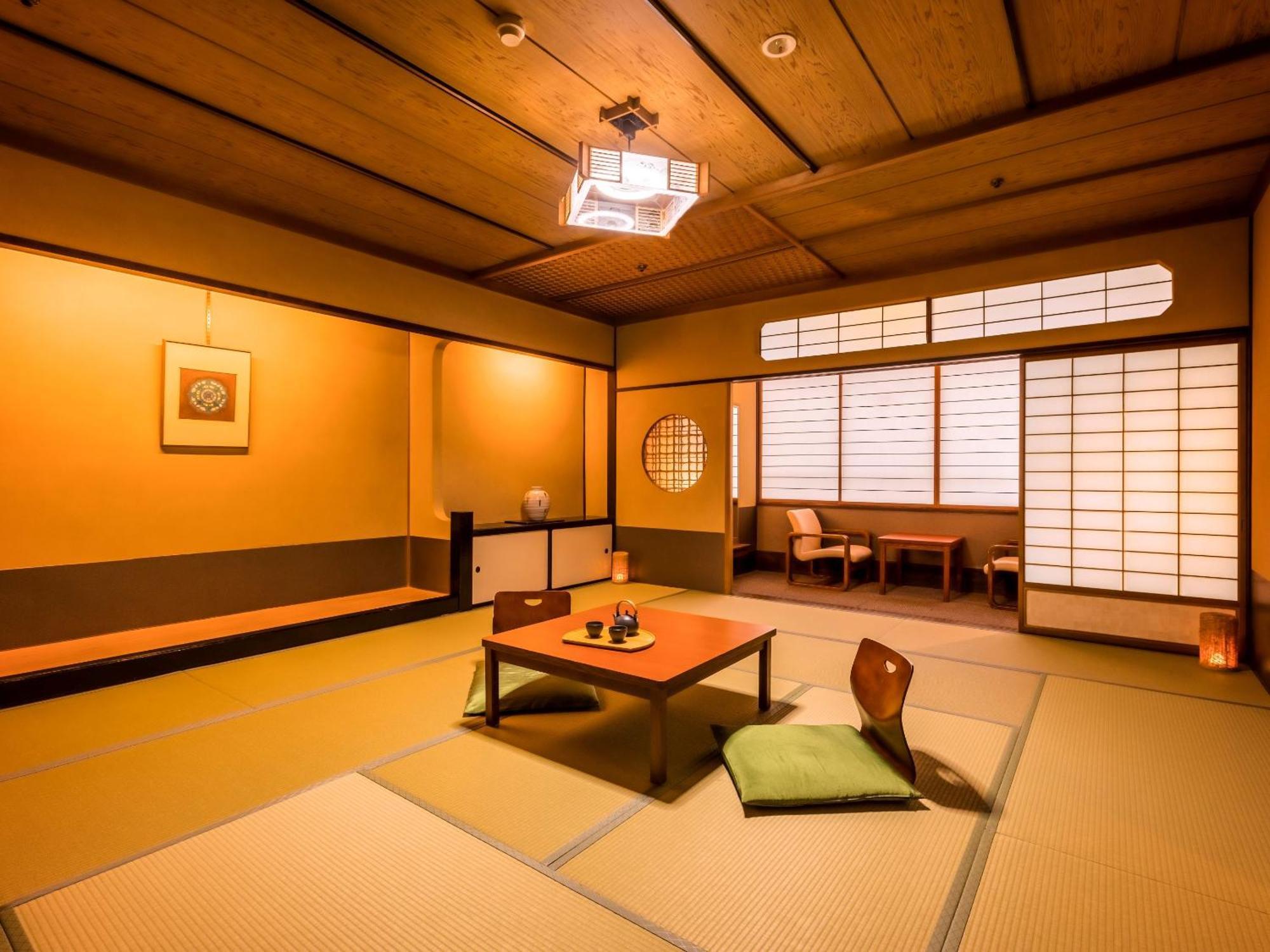 Готель Ooedo Onsen Monogatari Yamashiro Saichoraku Каґа Номер фото