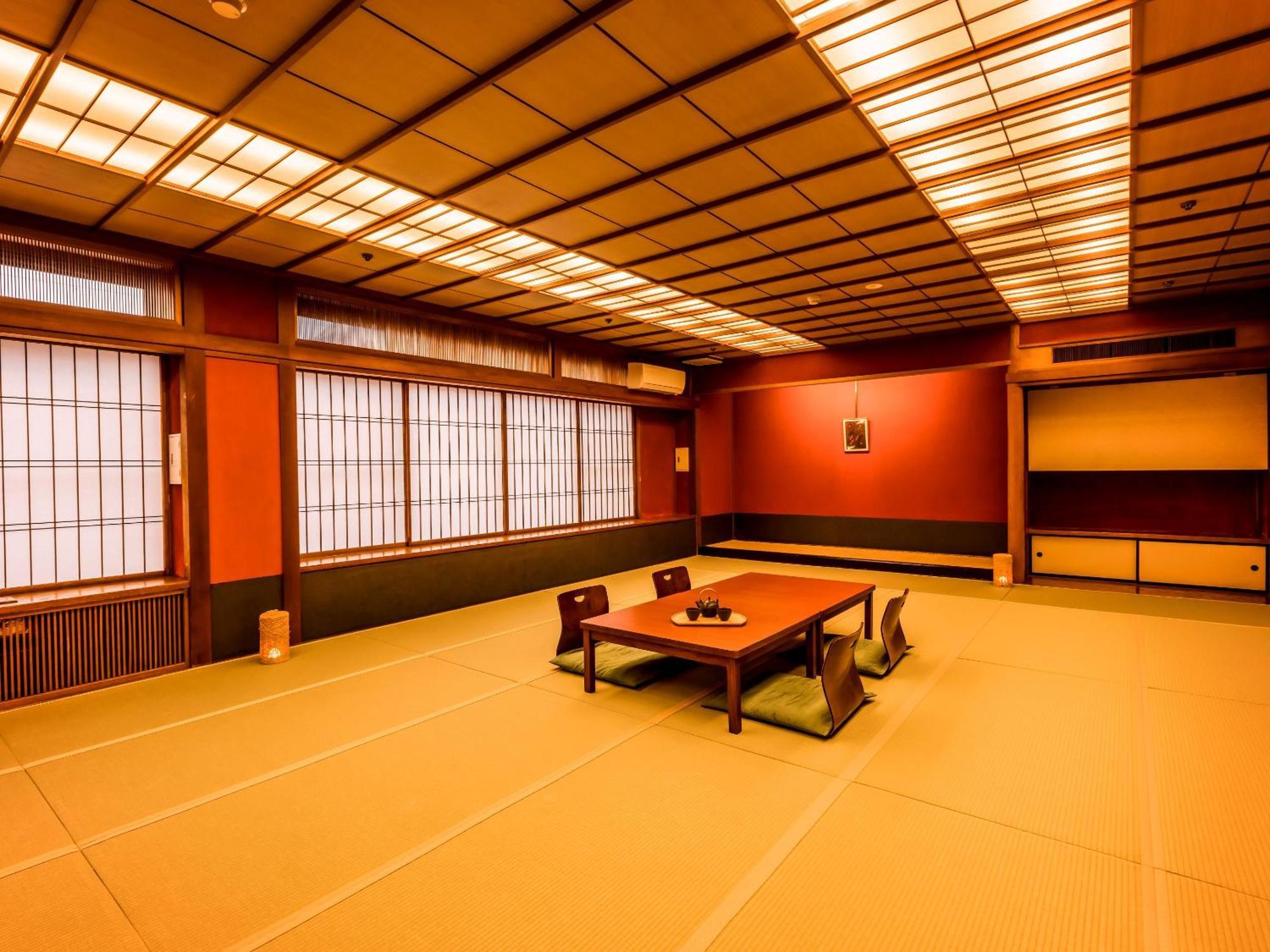 Готель Ooedo Onsen Monogatari Yamashiro Saichoraku Каґа Номер фото